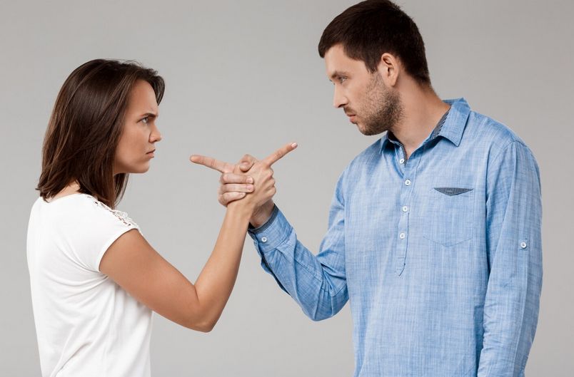 Конфликты без скандалов: как сохранить отношения в бурю