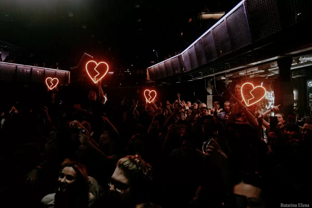 Отношения без смысла: зачем вступают в пары ради формальностей?